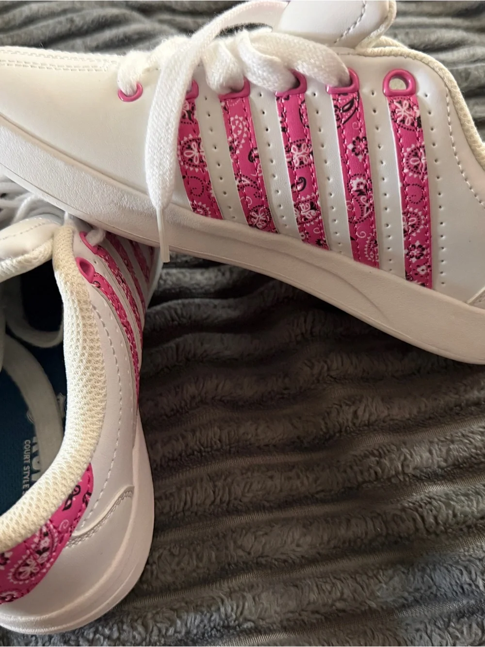 K-Swiss White Sneakers with Pink Patterned Stripes - Kids